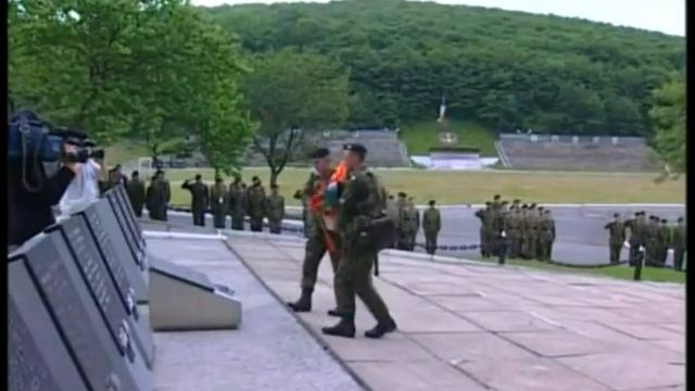 "Морская пехота" - ВИА ДВВКУ "Погоны России".mpg смотреть онлайн