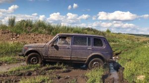 Нива 2131 4x4 по грязи off-road