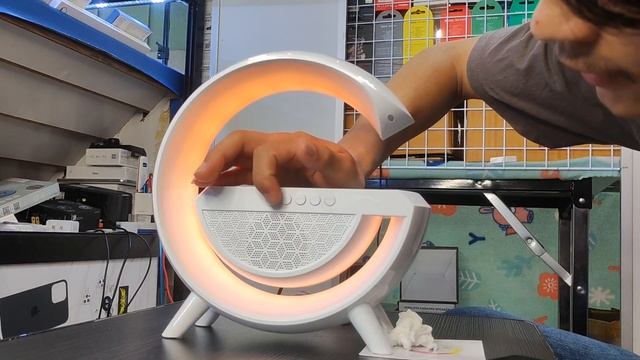 BT 2301 Bluetooth LED Wireless charging speaker смотреть онлайн