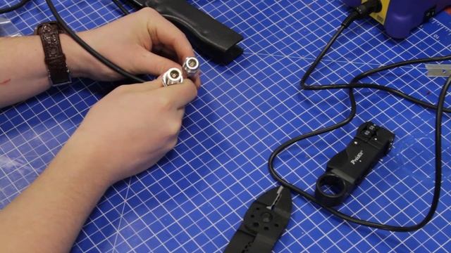 How to Crimp N-type Connectors to RG58 cable смотреть онлайн