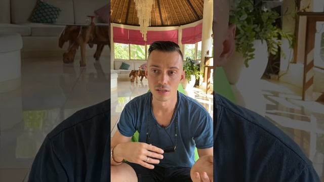 Нет смысла строить свой дом на чужой земле. Лучше арендовать. Инстаграм — это не #нейросети смотреть онлайн
