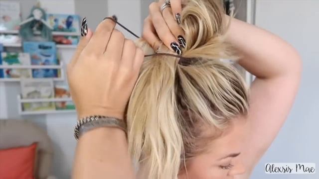 HOW TO DO A FAST MESSY BUN смотреть онлайн