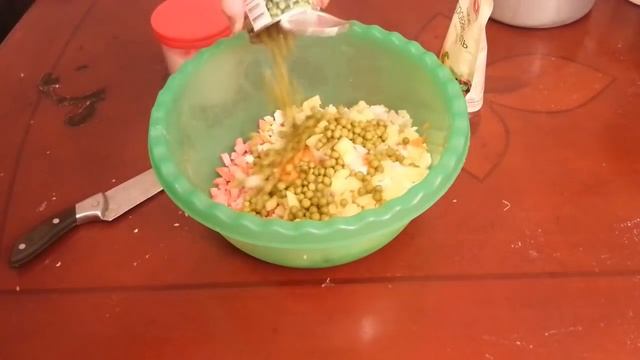 Как приготовить оливье. Салат с мясом от Ивана! смотреть онлайн