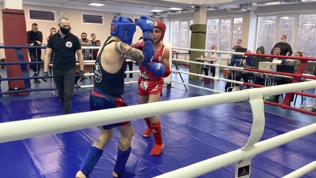 Мехрабов Амирхан (красный угол) в финале (2-ой раунд) смотреть онлайн