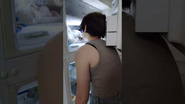 Елиз охлаждается. Жара в Стамбуле. смотреть онлайн