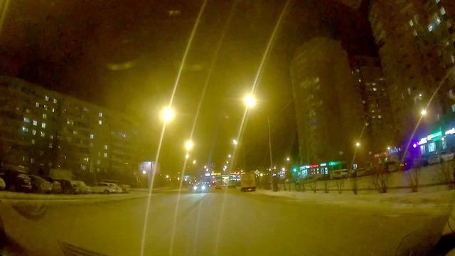 Движение на автомобиле по Тюмени до музыкальной школы и на Киевскую смотреть онлайн