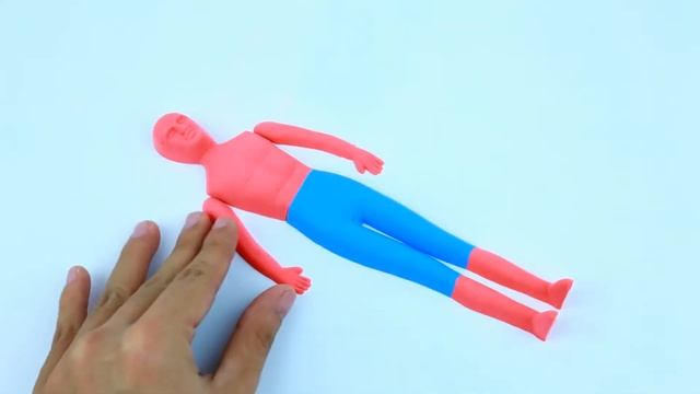 Спайдермен из кинетического песка. Человек па Игрушки длукя детей!Песни для детей!!!! смотреть онлайн