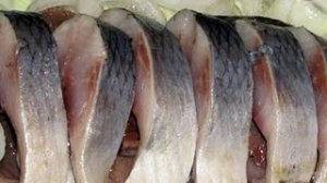 ВКУСНЕЕ ЧЕМ В МАГАЗИНЕ/ МАЛОСОЛЬНАЯ СЕЛЁДКА / Быстро и Вкусно/Сельдь/Селёдка/Сельдь малосолёная