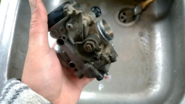 Обслуживание воздушного фильтра + чистка и настройка карбюратора, на Yamaha YBR 125 смотреть онлайн