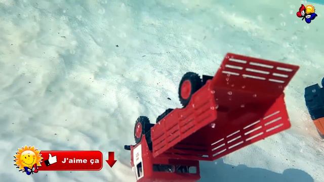 De nombreuses machines sautent dans l'eau. Vidéo amusante pour les enfants смотреть онлайн
