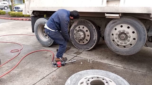 Колесо пробито! Еду на шиномонтаж смотреть онлайн