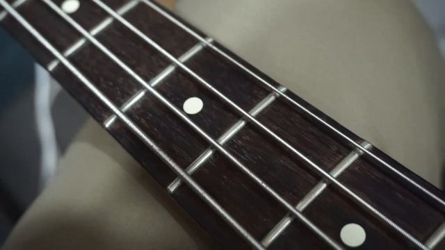 1996 50's Fender Standard JazzBass 4string смотреть онлайн