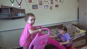 Проводили Лену в город. Дом в полном запустении, кругом бардак. . 3.01.23.