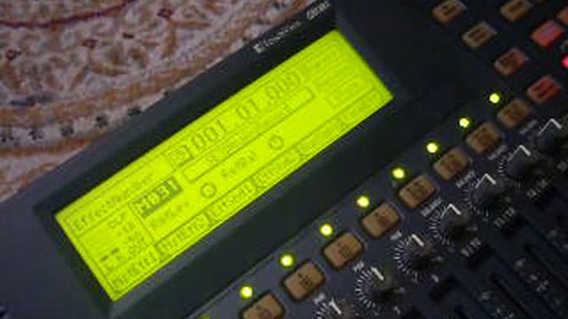 Korg D16 demo - metronome drummer and effects смотреть онлайн