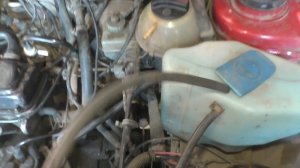 Греется? Раздувает патрубки? Крышка расширительного бачка проверка клапана