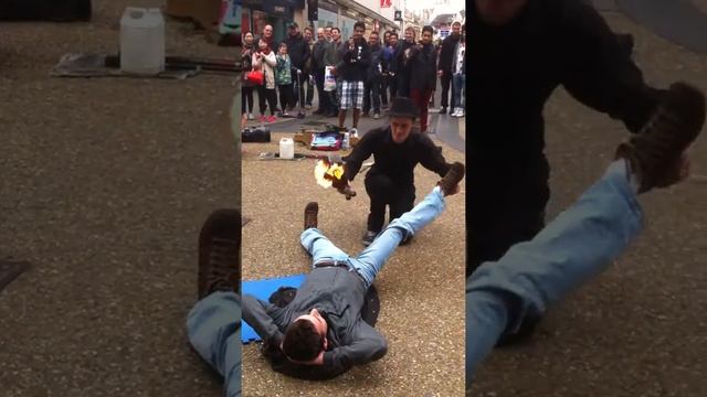 трюки на улицах Лондона смотреть онлайн