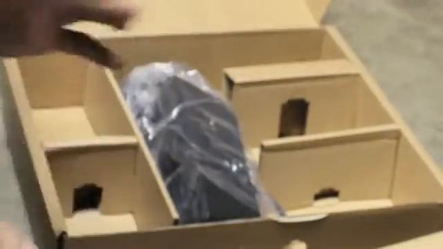 Logitech's Z906 surround sound speaker смотреть онлайн