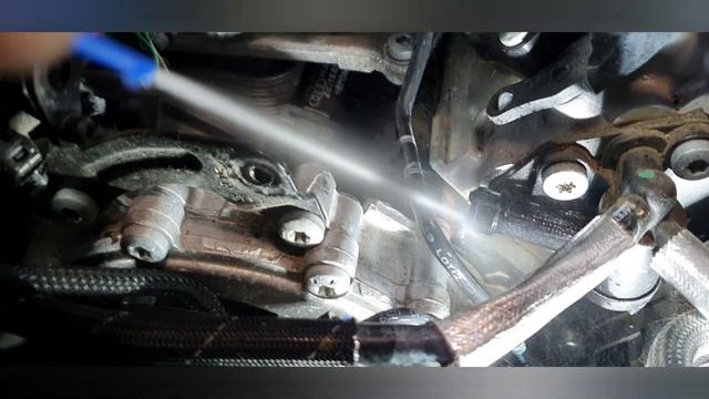 Где находится номер двигателя Audi Q7 и Audi Q8 3.0 дизель смотреть онлайн