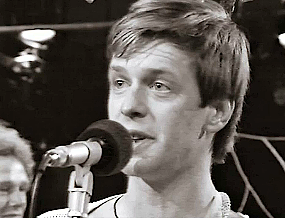 Почему Борис Гребенщиков поет "только свое и только на русском" смотреть онлайн