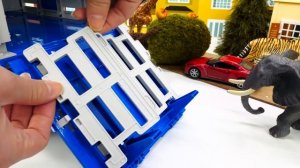 Игрушки Щенячий патруль ищут животных! Детское видео про игрушечный зоопарк! Игры для детей