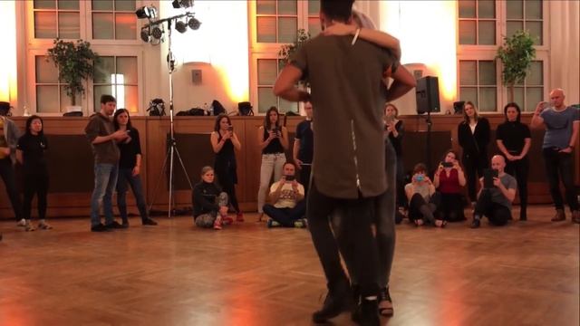 Sensual Sara Lopez & Reda Kizomba Dance смотреть онлайн