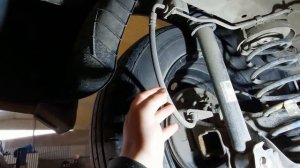 Тормозные шланги на Hyundai Solaris 2 и Kia Rio 4 необходимо проверять регулярно!