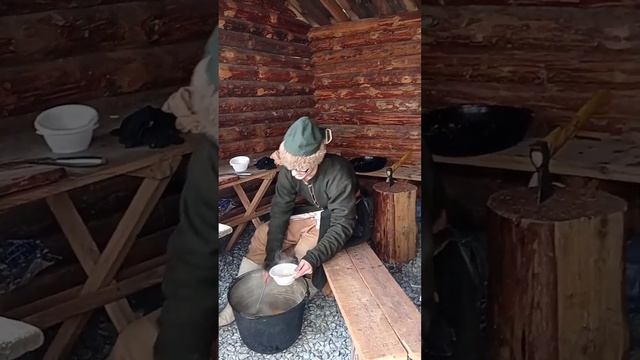 Они накормили всех гороховым супом, ВЕК такого не едали???