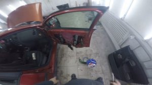 Рено Меган 2. Ремонт передних стеклоподемников.