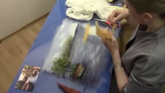ЖИВОПИСЬ ШЕРСТЬЮ " БЕРЕГ" / FELTING of PICTURE / HOW TO MAKE A PICTURE of WOOL смотреть онлайн