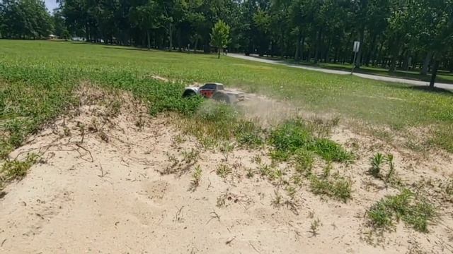 RC TRAXXAS Ford Raptor off-road смотреть онлайн