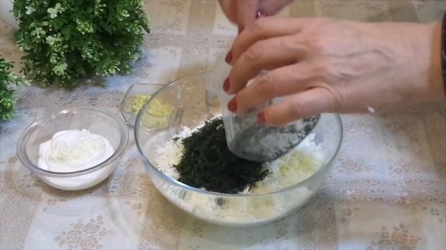 ЯИЧНЫЙ РУЛЕТ С НАЧИНКОЙ смотреть онлайн