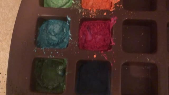 Making Your own color blocks for melt and pour soap Easy way to color melt & pour soap without clum смотреть онлайн
