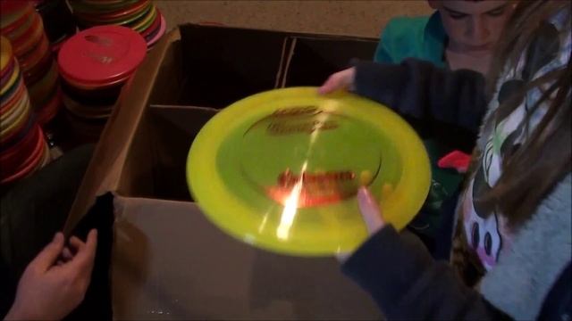 3/18/16 - KWs Disc Golf - 260 Disc Innova/Discmania Order - Champ Colossus смотреть онлайн