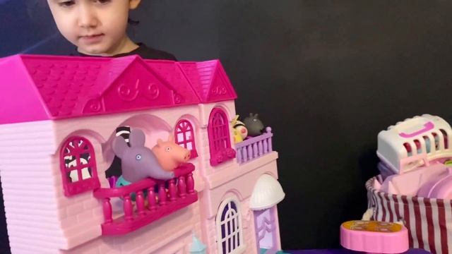 Друзья свинки Пеппы пришли в гости, рисуем и клеим наклейки смотреть онлайн