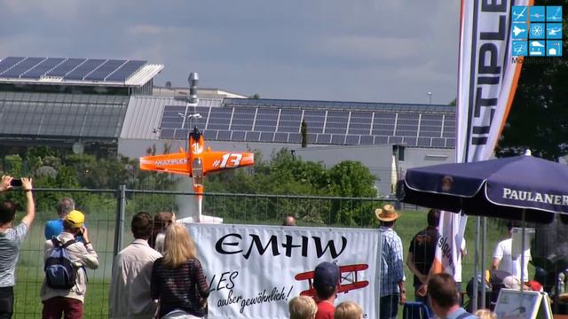 HUGE RC EXTRA 300 EXP AEROBATIC SMOKE ACTION FLIGHT KRIS WERNER MULTIPLEX AIRSHOW BRUCHSAL 2017 смотреть онлайн