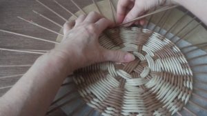 Поднос под фрукты. Плетение из бумажной лозы. Часть1.