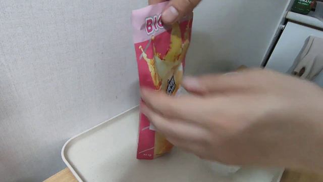 Он ходил по магазину целый день и ничего не приобрел. кто он. смотреть онлайн