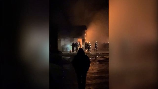На севере Волгограда загорелась трансформаторная подстанция смотреть онлайн