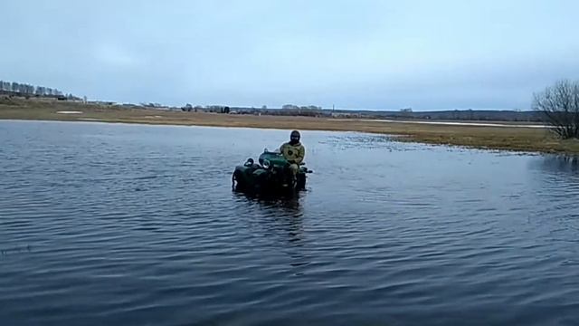 Мотоцикл Урал в воде смотреть онлайн
