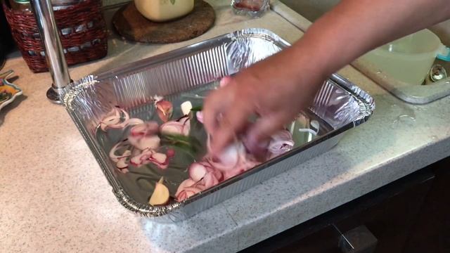 Грибы лисички в сметане и вкусная курочка в панировочных сухарях. Запеченный картофель. смотреть онлайн