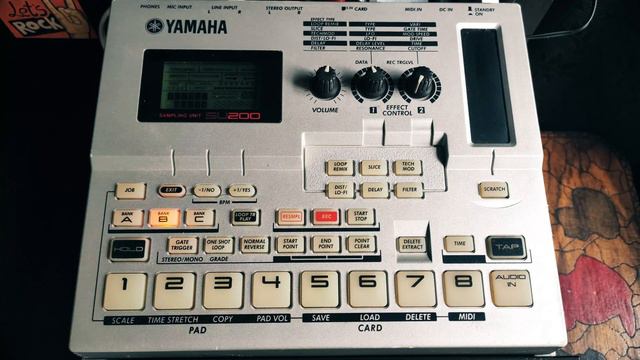 ROLAND SP 404 DOESN'T SOUND LIKE THAT / YAMAHA SU 200 / LOFI SAMPLER смотреть онлайн