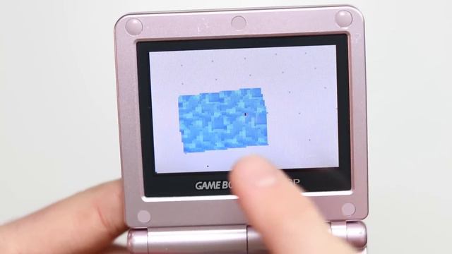 Playing Minecraft on a GameBoy смотреть онлайн