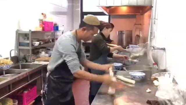 Шоп тур в Хоргос на автобусе смотреть онлайн