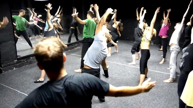 МАРИЯ ТРИПУТЕНЬ - Пластический трениниг для актёра - СПЛЭШ (Киев, УА) Школа танца Земунъ смотреть онлайн