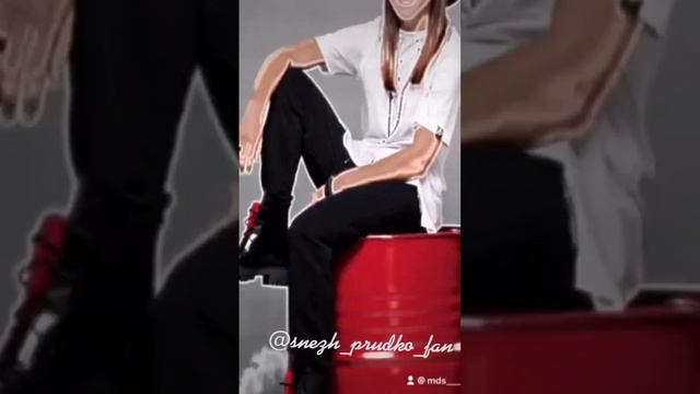 Буду загружать свои видео сюда, так как в тт этого нельзя сделать(( смотреть онлайн