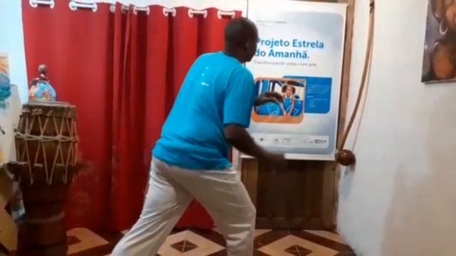 Firjan SESI - Estrela do Amanhã | Oficina de capoeira: Ginga giratória e esquivas смотреть онлайн