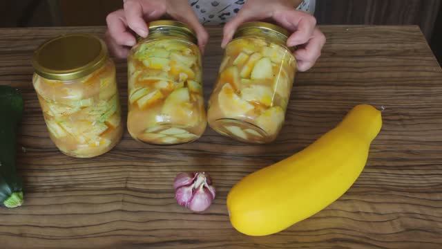 Закуска Из Кабачков на зиму! Маринованные кабачки с горчицей! смотреть онлайн