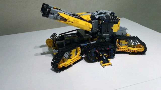 Siege tank built out of Lego смотреть онлайн