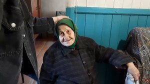 БАБУШКЕ КЛАВЕ ПОЧТИ 90 ЛЕТ, НО ОНА ВСЕ ДЕЛАЕТ САМА!!!