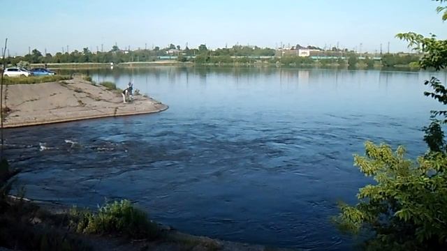 Рыбалка на речке УЙ 3 06 2016 г смотреть онлайн